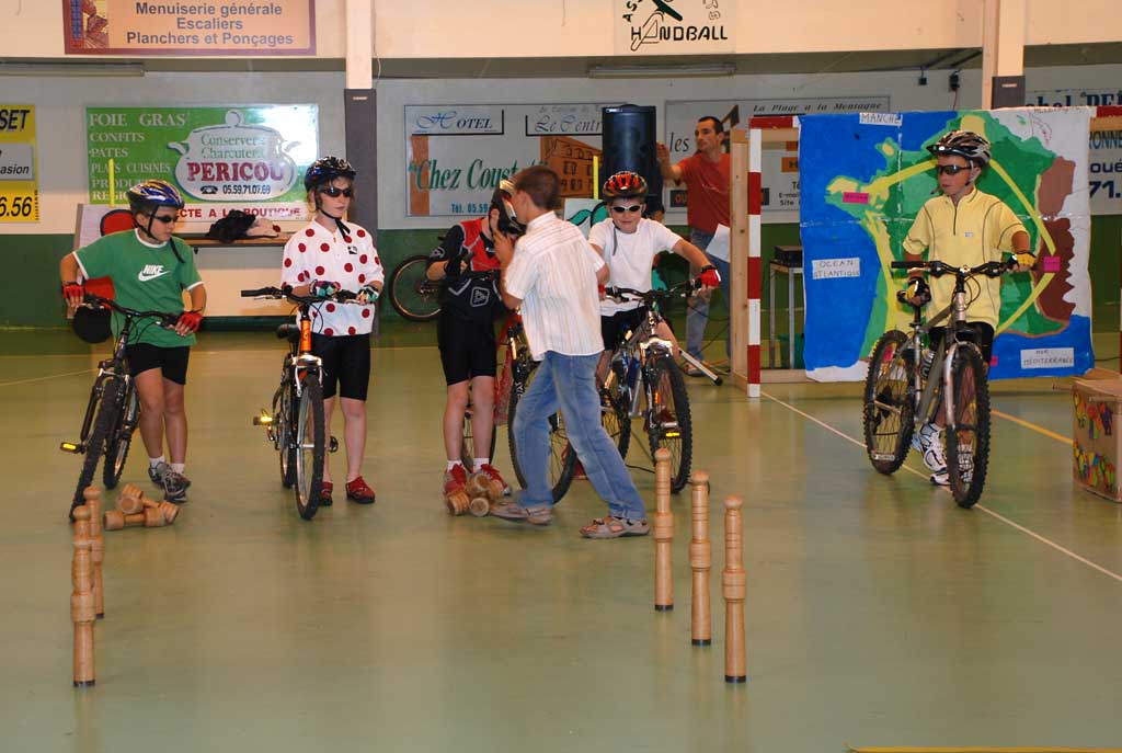 http://www.asson.fr/actualites/2008/0806/0806-ecole-1.jpg